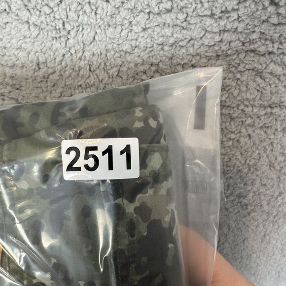 Levis 469 Shorts Mens 29 Green Camo Cotton Flat Front Jorts Causal Skater NWT - Picture 8 of 8